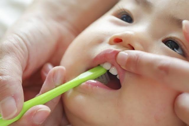 子どもの歯はいつから歯医者さんに通うべき？