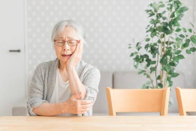 歯を1本失ったまま放置するとどうなる?見た目だけではないリスクとは